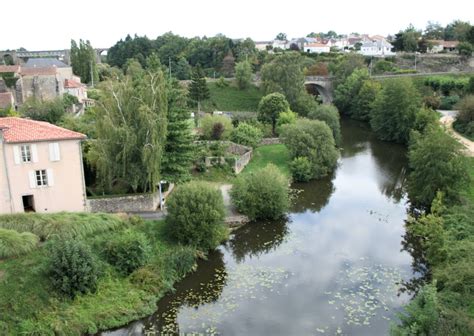 Parthenay – Little Old World