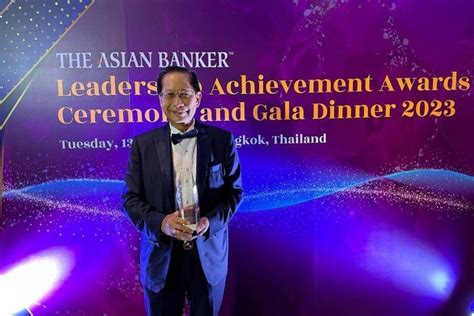 Kiat Jahja Setiaatmadja Ceo Terbaik Bawa Bca Jadi Bank Terbaik Di Asia