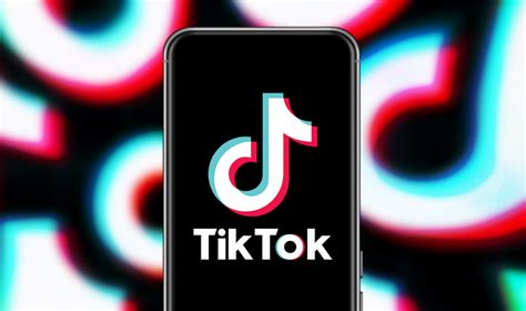 TikTok Allows Some Creators to Add Product Links to Posts