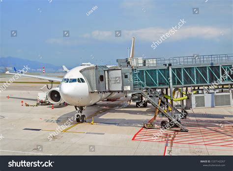 1,656 Jetway bridge Images, Stock Photos & Vectors | Shutterstock