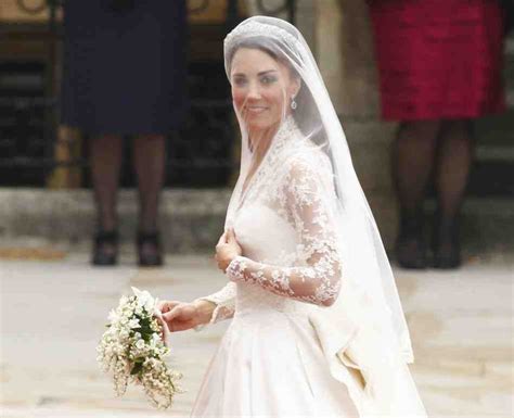 Princess Catherine Wedding Dress | Kate wedding dress, Princess kate ...