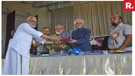 Former Vp Hamid Ansari In Controversy After Attending Pfi Event In