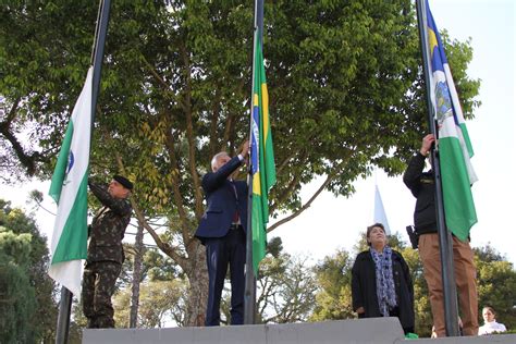 Semana da Pátria em Guarapuava é iniciada hasteamento da bandeira