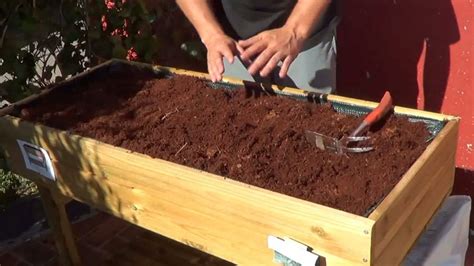 Cómo hacer una mesa de cultivo con palets paso a paso y en vídeo