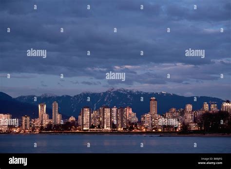 Downtown Vancouver skyline and the North Shore Mountains Vancouver ...