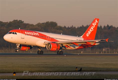 HB JZX EasyJet Switzerland Airbus A320 214 Photo By Yardel Koschek ID