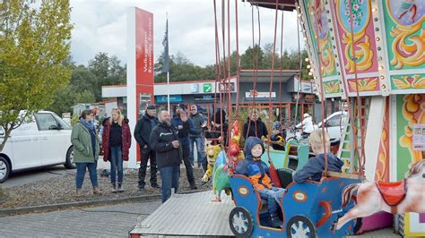 Beliebtes Volksfest Tausende Besucher Beim Stra Enfest In