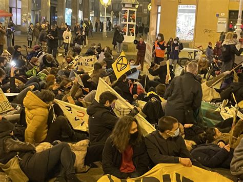 Video Mar Za Spas Zemlje U Zagrebu Dosta Nam Je Bla Bla Bla Sad