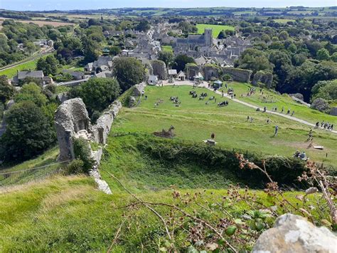 Corfe Castle and Village – Playing In Nature