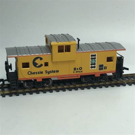 Bachmann Silver Series Ho Chessie Caboose Wide Vision Railroad