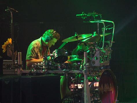 Def Leppard One Arm Drummer Spicegola