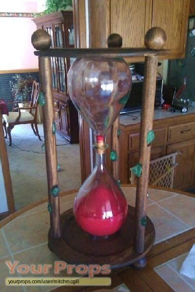 The Wizard of Oz Witch of the West's Hourglass replica movie prop ...