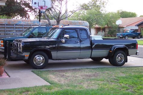 1991 Dodge Ram 350 Vins Configurations Msrp And Specs Autodetective