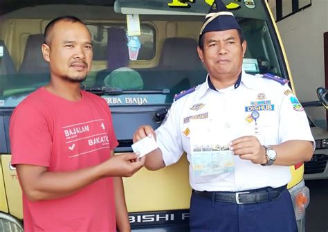 Dishub Garut Ganti Buku Uji Kir Manual Dengan Kartu Pintar Blue Gosip