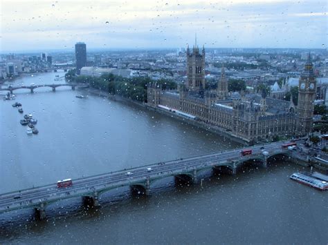 Is it possible to see snow in London?