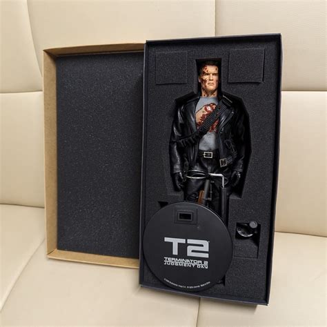 Custom 1 6 Battle Damaged Terminator 2 T800 Arnold Action Figure 12 Hot Toys Ebay