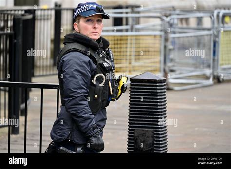 Armed Female Police Officer Entrance To Downing Street Whitehall