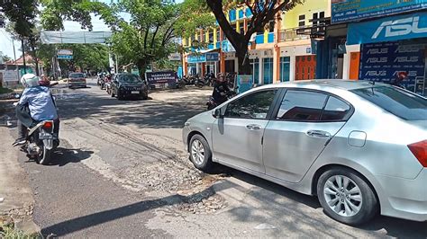 Jalan Perjuangan Dibiarkan Rusak Bertahun Tahun Warga Berharap Diperbaiki