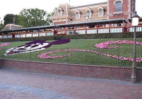 Main Entrance To Disneyland Park In California Disneyland Park