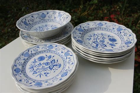 Set Piatti E Ciotola In Ceramica Smaltata Blu Per La Casa E Per T