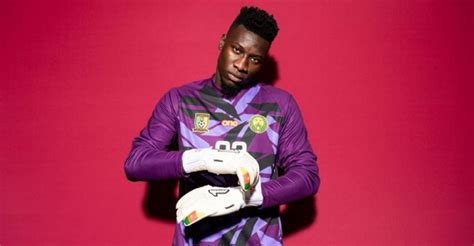 Del Coecillo A La Champions Andr Onana Usa Guantes Rinat En El