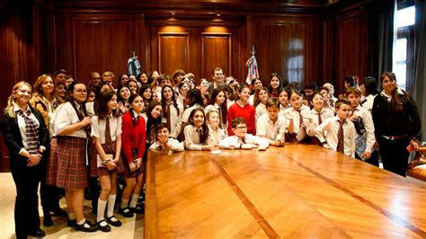 El Gobernador Gerardo Zamora Recibi La Visita De Alumnos Del Colegio