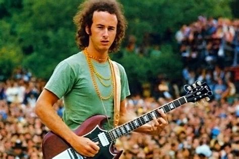 Robby Krieger: A Look At The Doors Legendary Guitarist - STG