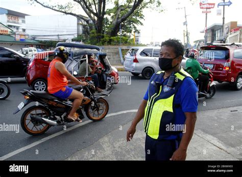 Antipolo City Philippines June 1 2020 Traffic Officers Direct And Manage The Flow Of