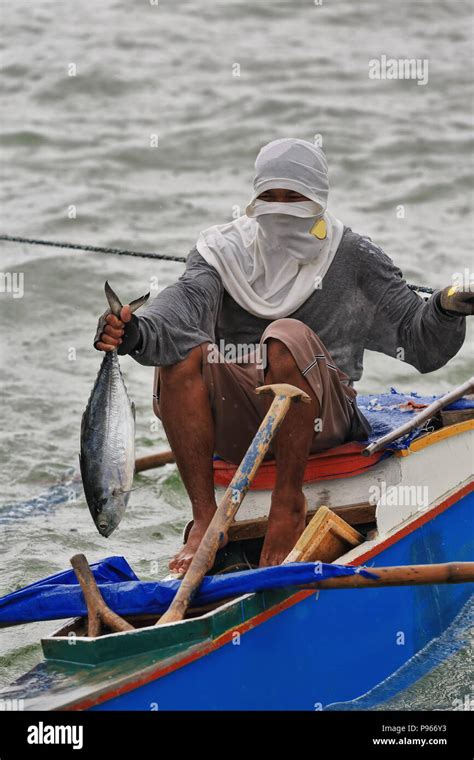 North Bays Bay Philippines October 15 2016 Filipino Fishermen Use To