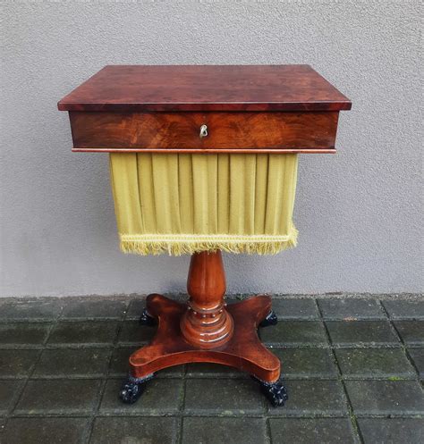 Stary stolik niciak Biedermeier mahoń XIXw D002 Tczew OLX pl