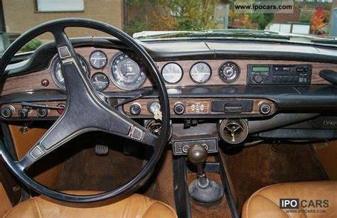 1972 Volvo P1800 ES \ - Car Photo and Specs