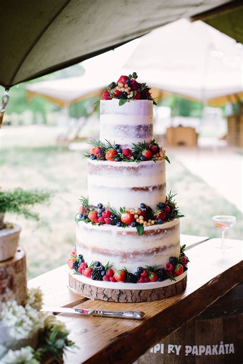 Rustic Naked Cake With Berries Artofit