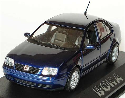 Vw Bora Blau Met Werbemodell Minichamps J Cxh In Der Zu