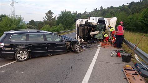 Accidente Mortal Valdeorras Dos Muertos En Un Brutal Accidente Entre Un