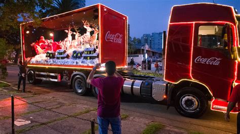 Coca Cola Femsa Brasil Espalha Brilho E Magia Tradicional Caravana