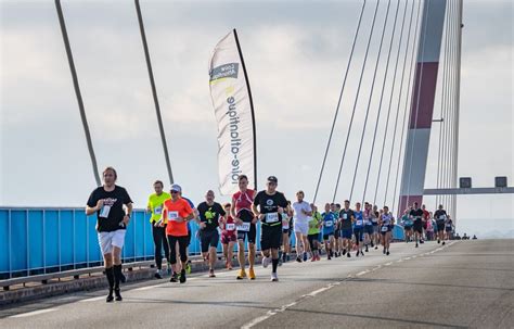 Saint Nazaire Plus de 1 300 coureurs ont foulé le plus long pont de