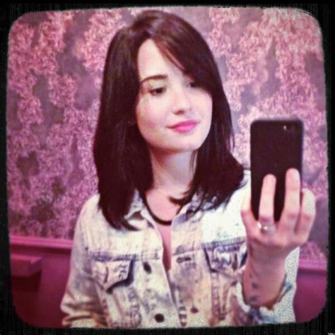 Demi Lovato Debuts New Short Hair (PHOTO) | HuffPost