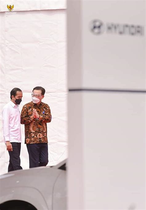 Jokowi Groundbreaking Pabrik Baterai Kendaraan Listrik Pertama Di