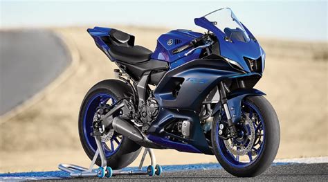 The Yamaha Yzf R Sportbike Returns With An Mt Heart