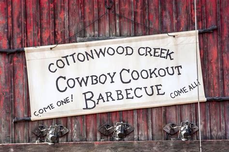 Cottonwood Creek Cowboy Cookout Barbecue Disneyland Paris Cottonwood