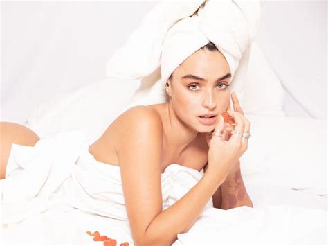 Sommer Ray Breaks Into The Beauty Business With Imara S Beauty Canoe