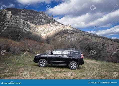 Toyota Land Cruiser Campo A Trav S Negro Prado Del Coche Parqueado En