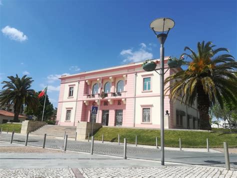 Câmara do Entroncamento atribui vales de 28 a alunos do 2º e 3º ciclos