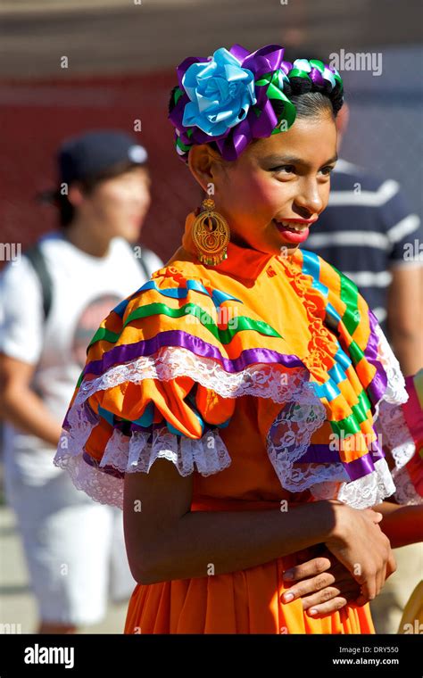 Mexican National Costume Hi Res Stock Photography And Images Alamy