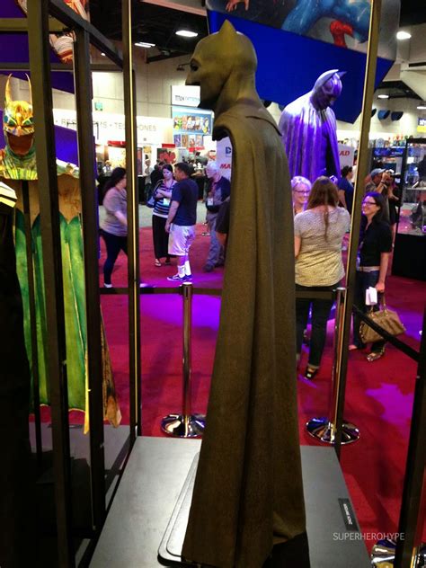 Fashion and Action: Ben Affleck BVS: DOJ Batman Cape & Cowl Display @SDCC