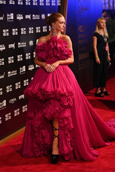 Cor Do Ano De 2023 Confira Os Looks Viva Magenta Das Famosas E Se