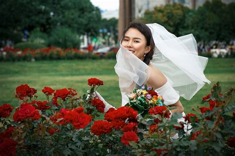 Comment trouver la robe de mariée florale parfaite pour votre mariage