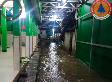 Hujan Deras Puluhan Rumah Warga Cileungsi Sempat Terendam Banjir