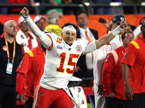 Kc Chiefs Vencem O Super Bowl E Derrotam Os Eagles Por A Boa