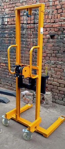 Mild Steel Hydraulic Hook Stacker For Material Handling Manual At Rs